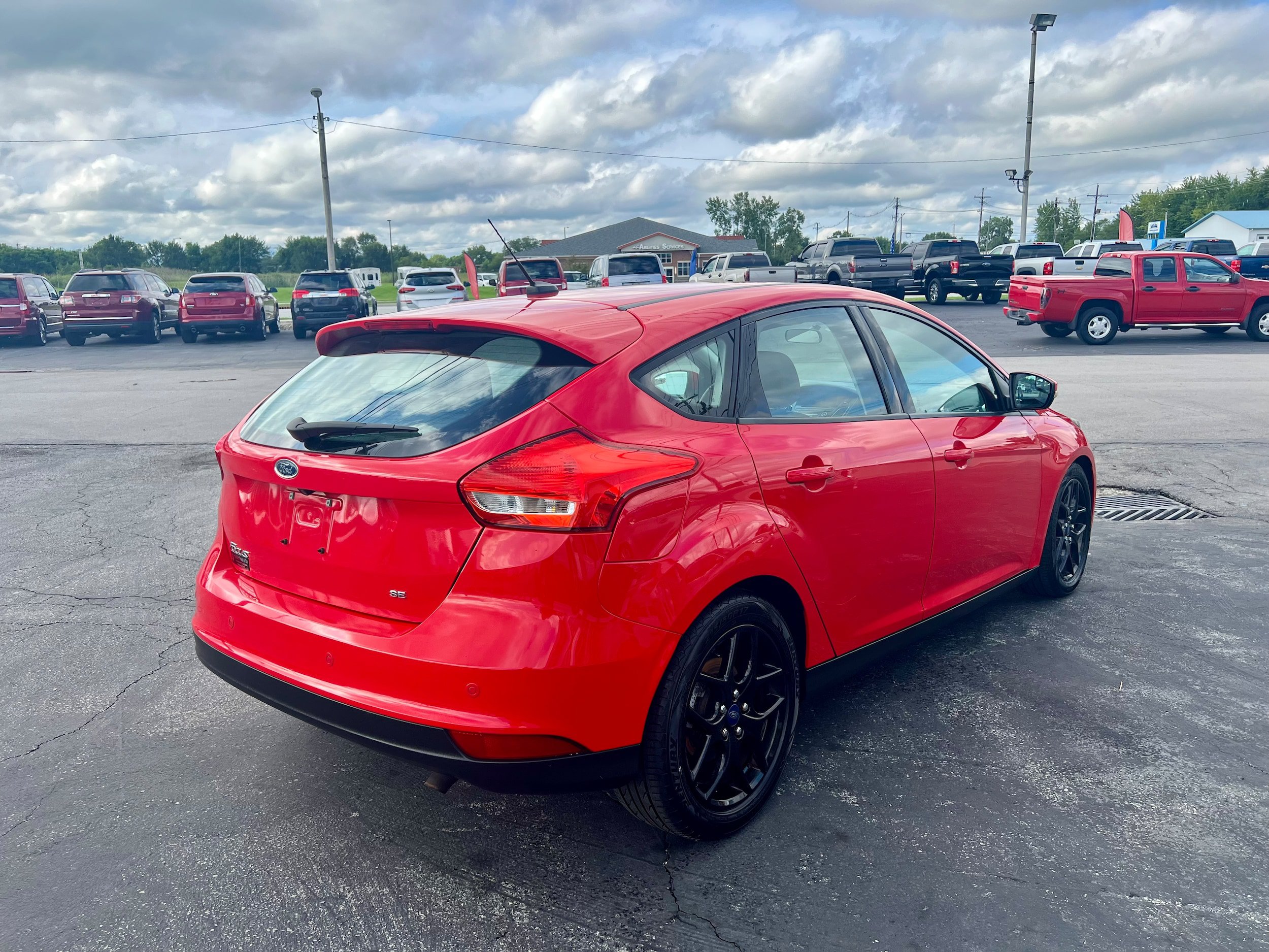 Used 2016 Ford Focus SE w/ Equipment Group 201A FWD image 5