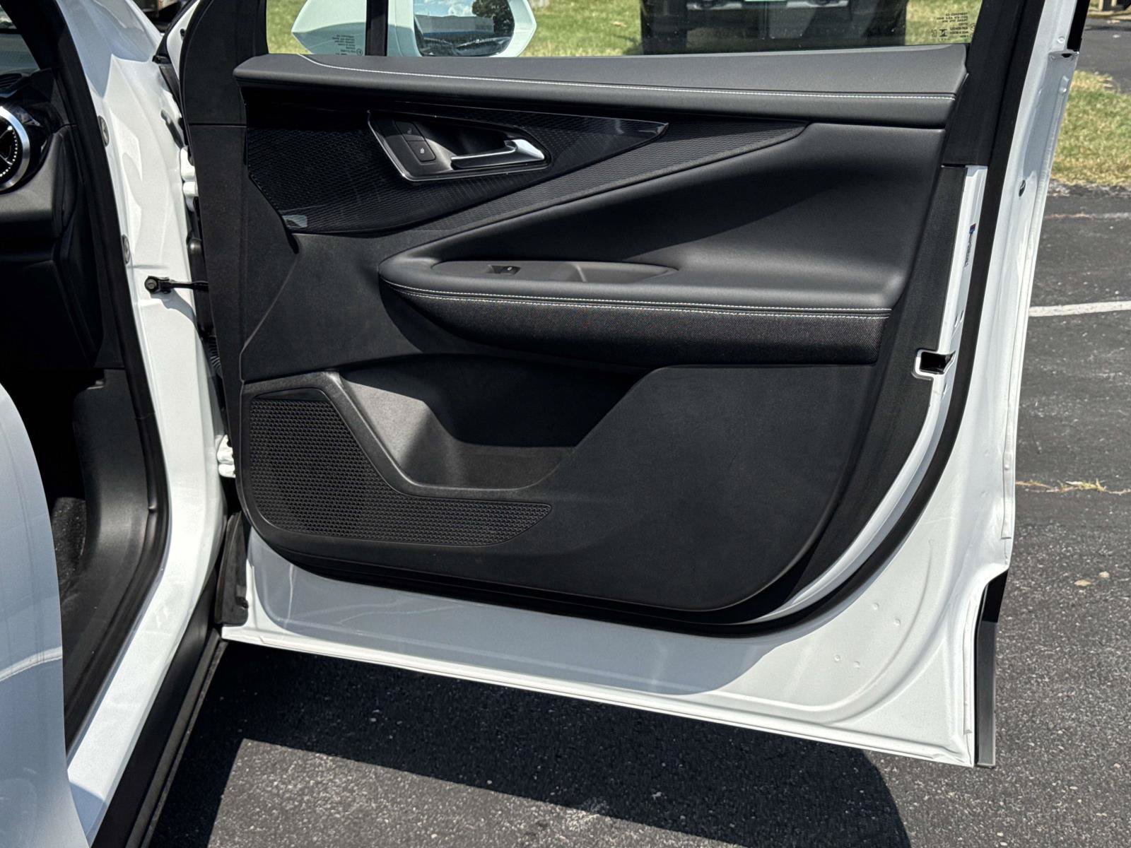 New 2025 Chevrolet Blazer EV LT AWD/4WD image 12