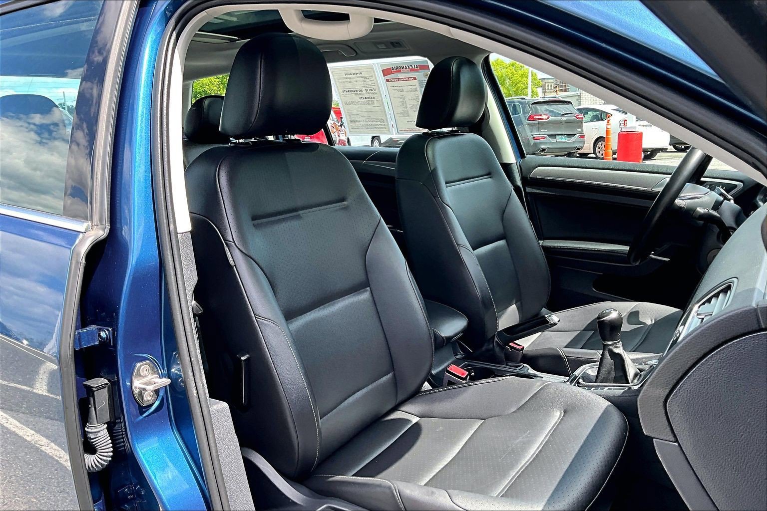 Used 2019 Volkswagen Golf Alltrack SE AWD/4WD image 7
