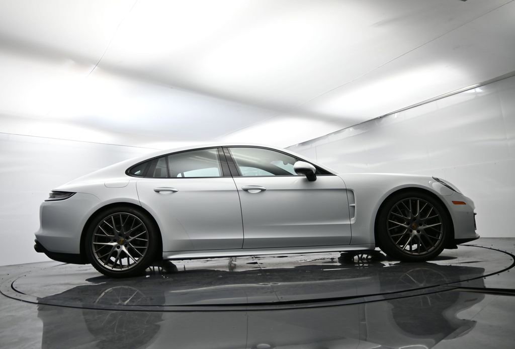 Certified 2023 Porsche Panamera Platinum Edition image 52