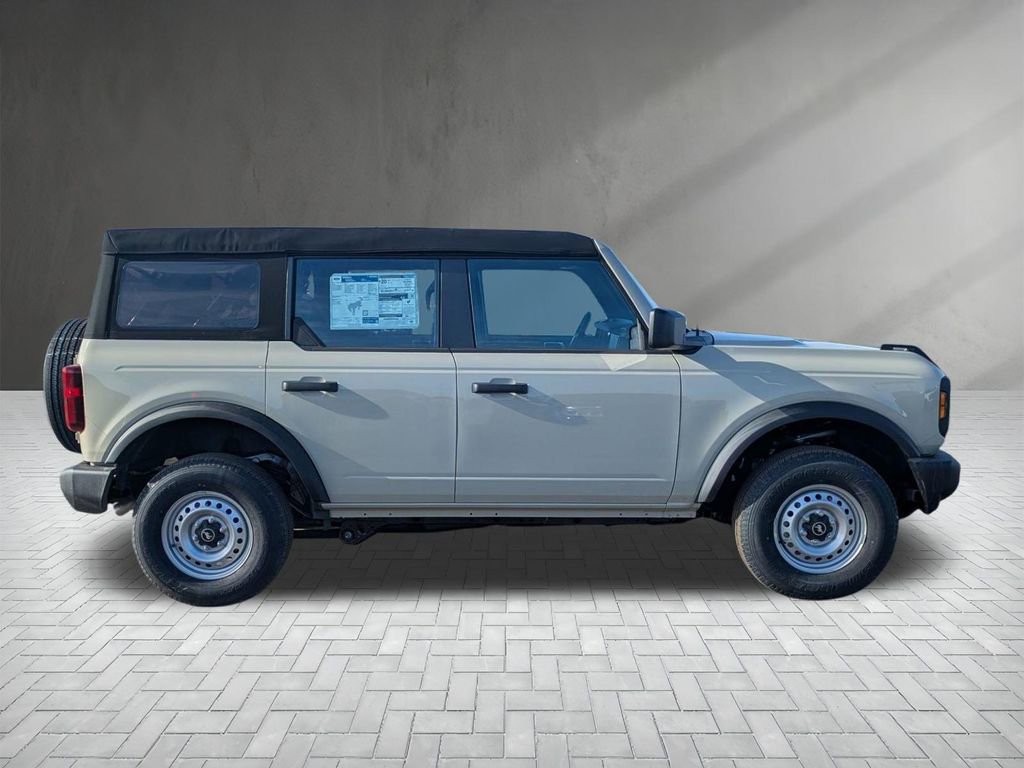 New 2025 Ford Bronco 4-Door image 8