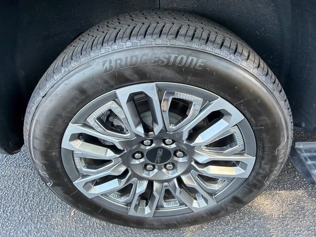 Used 2024 GMC Yukon Denali Ultimate AWD/4WD image 17