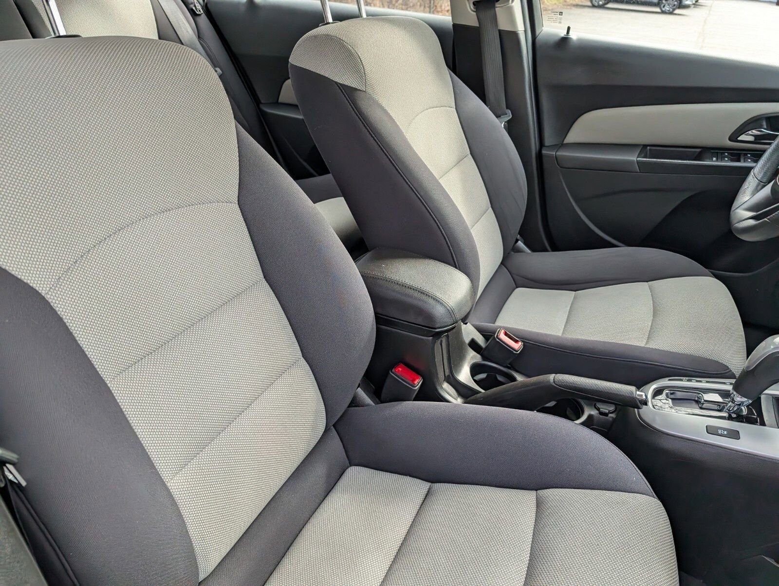 Used 2013 Chevrolet Cruze LS image 15
