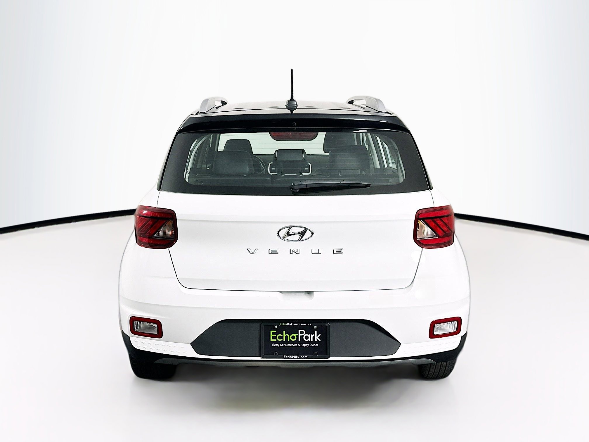 Used 2025 Hyundai Venue Limited image 7