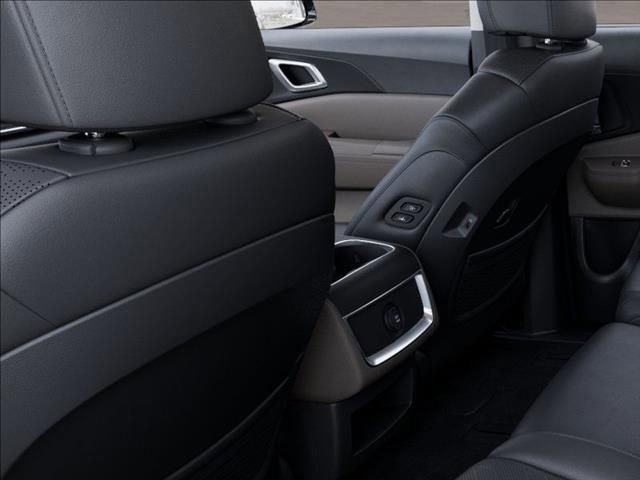 New 2025 Kia Carnival EX FWD image 26