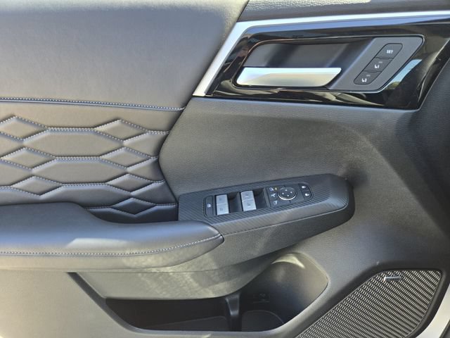 New 2026 Mitsubishi Outlander SEL FWD image 13