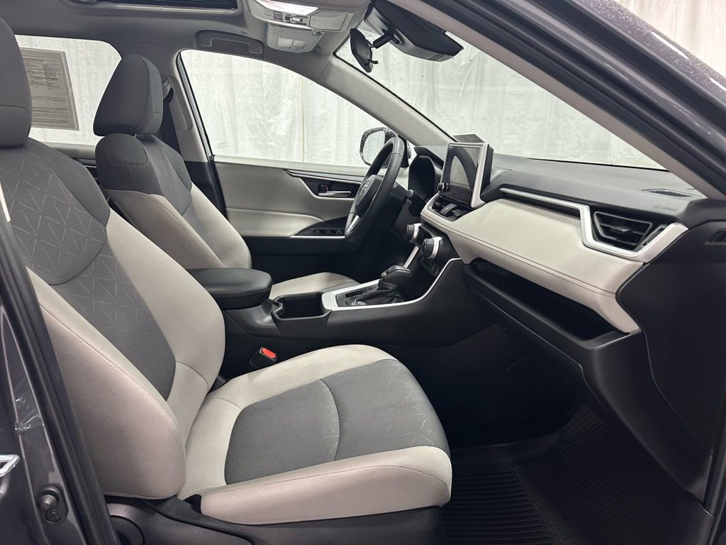 Used 2025 Toyota RAV4 XLE w/ Convenience Package image 59