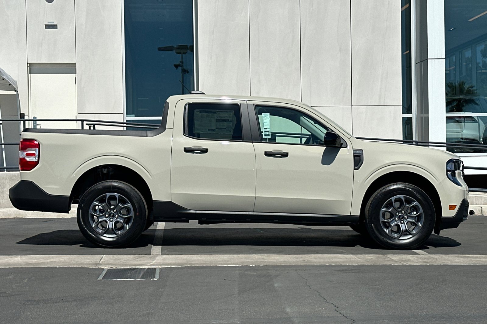 New 2025 Ford Maverick XLT w/ XLT Luxury Package image 2