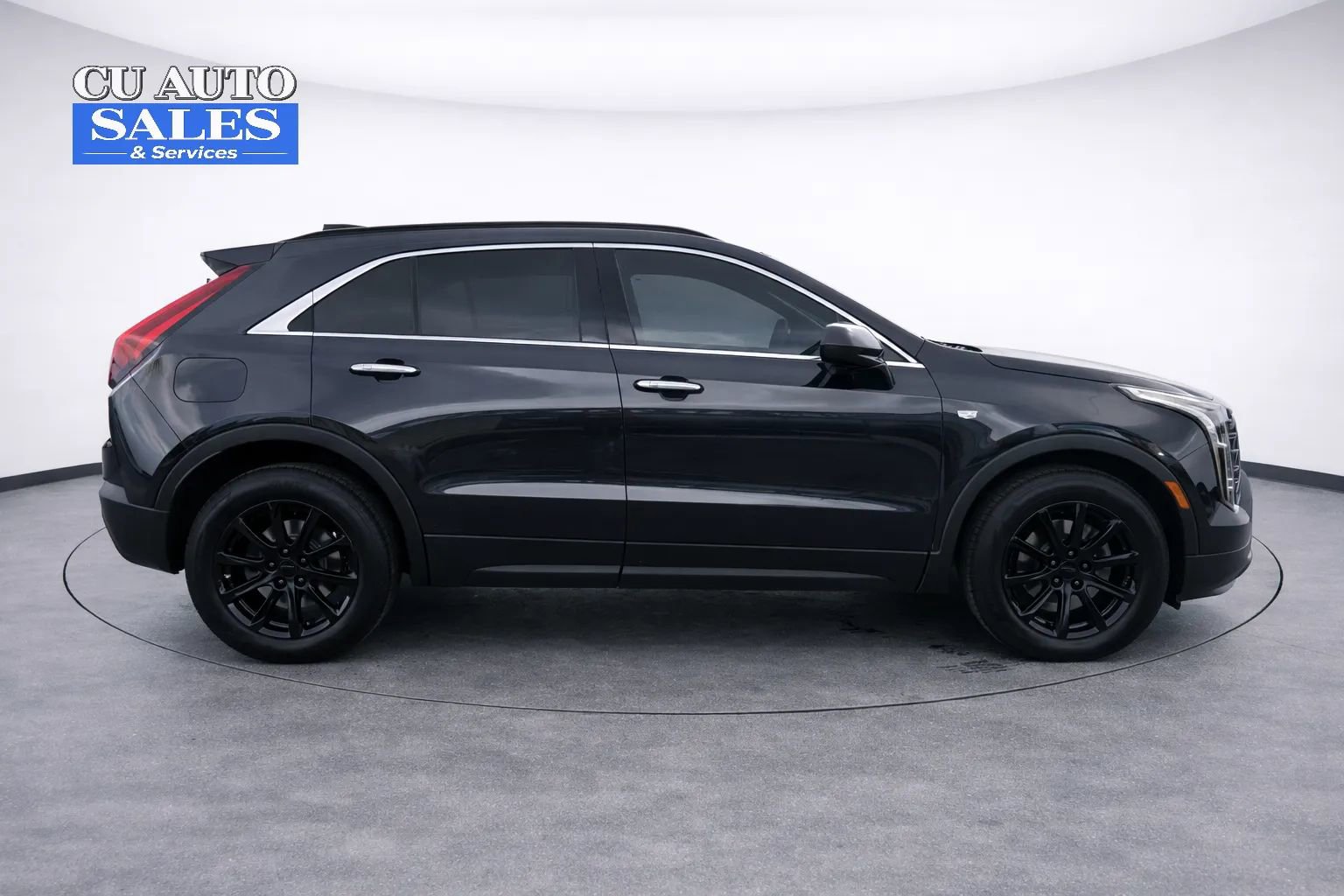 Used 2022 Cadillac XT4 Luxury w/ Cold Weather Package image 8