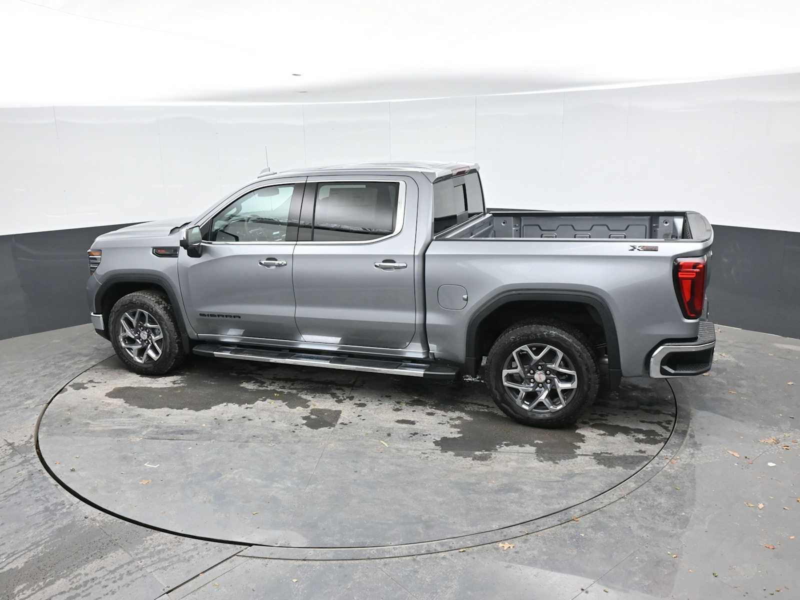 New 2026 GMC Sierra 1500 SLT w/ SLT Premium Package AWD/4WD image 12