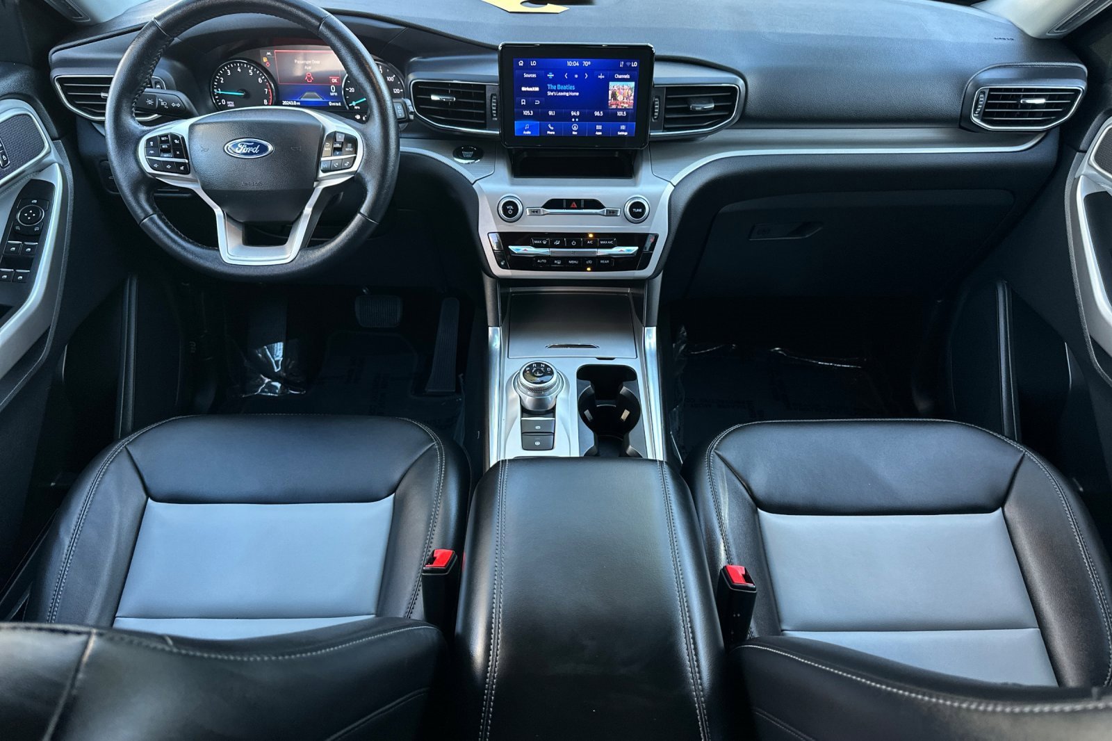 Certified 2022 Ford Explorer XLT w/ Equipment Group 202A image 12