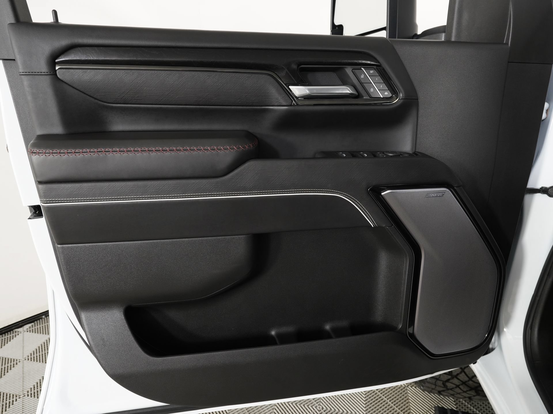 Used 2025 GMC Sierra 2500 AT4X AWD/4WD image 15