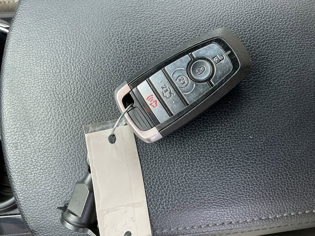 Used 2018 Ford Explorer XLT w/ Equipment Group 202A image 36