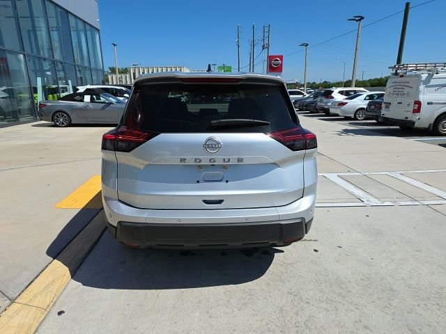 Used 2025 Nissan Rogue S FWD image 5