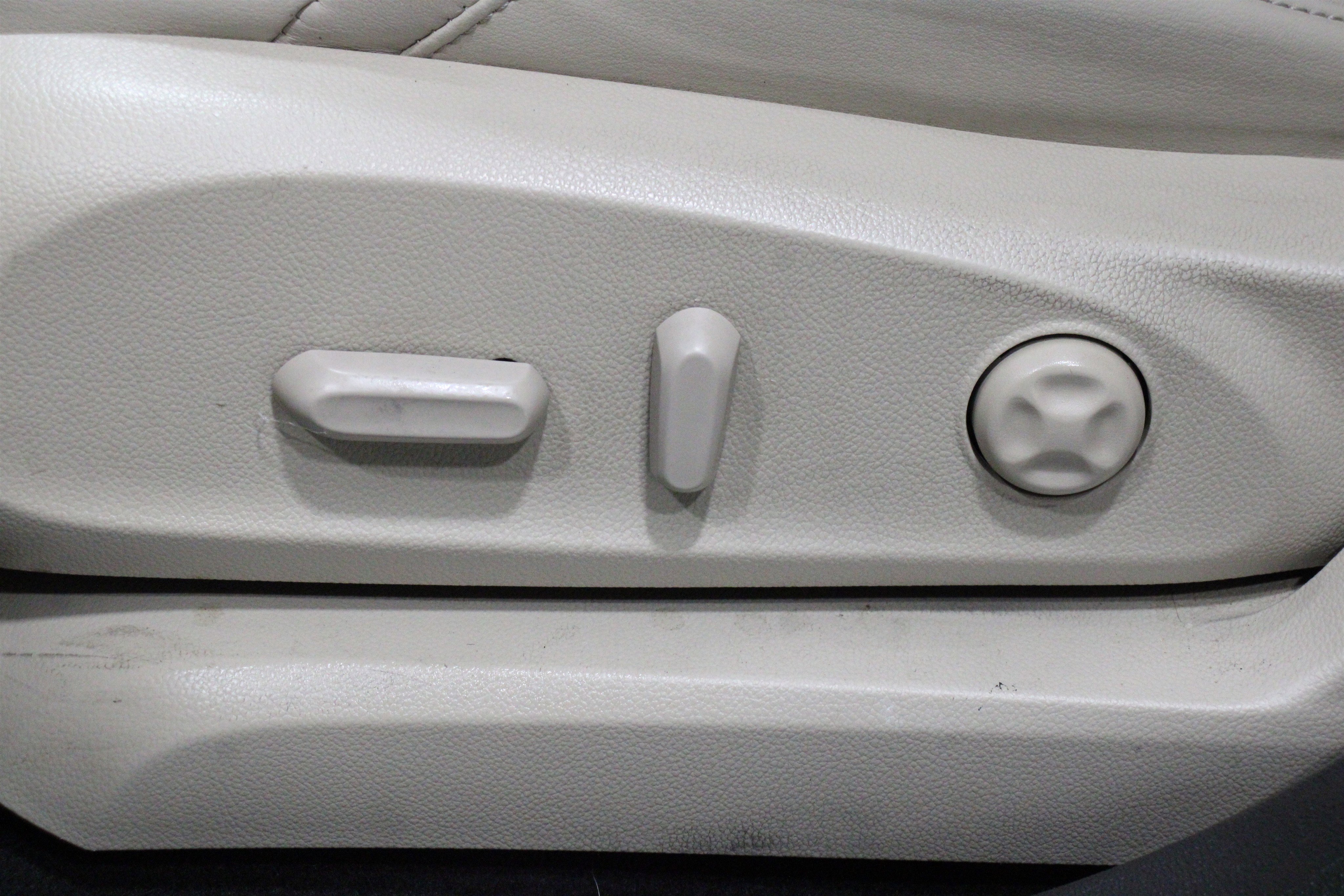 Used 2017 Buick Envision Essence image 4