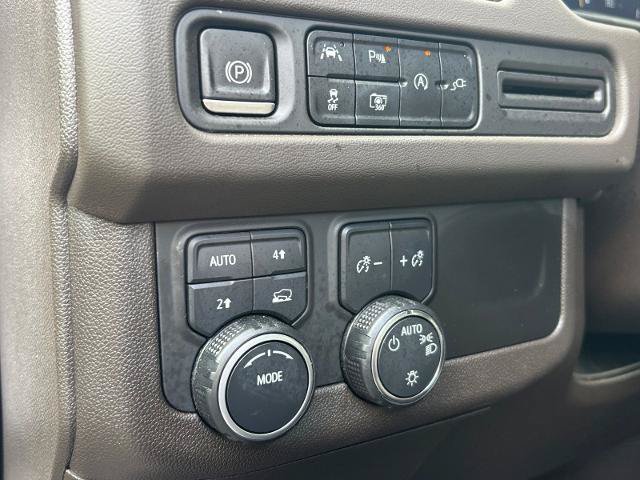Used 2022 Chevrolet Suburban LT w/ Luxury Package AWD/4WD image 21