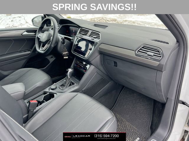 Used 2024 Volkswagen Tiguan SE R-Line image 29