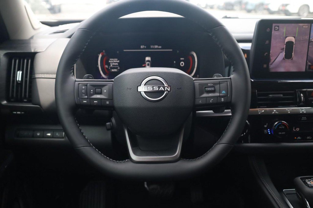 New 2026 Nissan Pathfinder Platinum AWD/4WD image 8