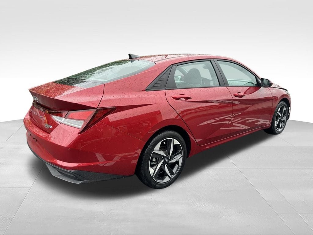 Certified 2023 Hyundai Elantra SEL w/ Convenience Package FWD image 7