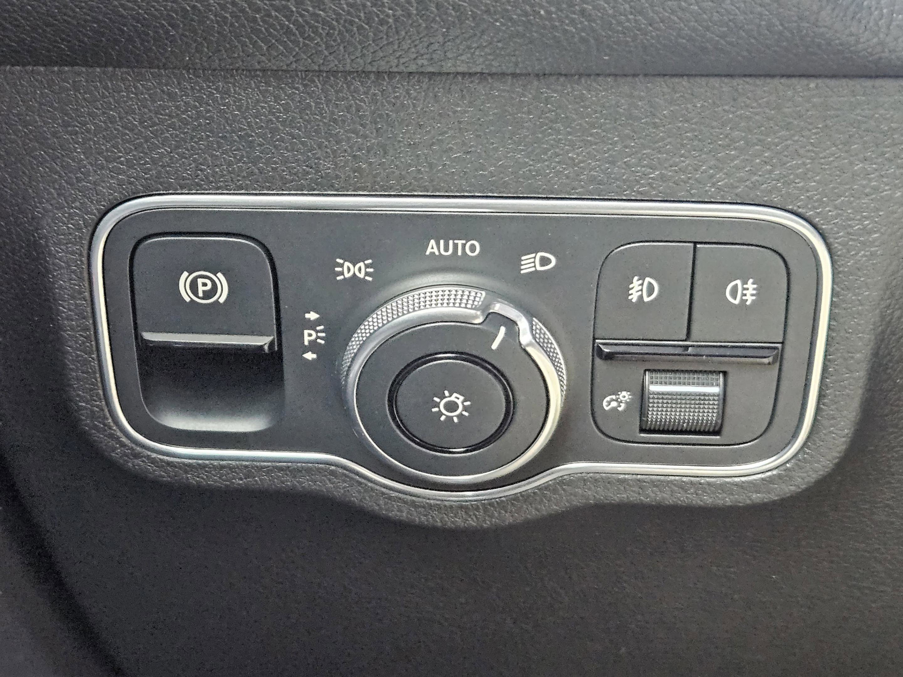 Used 2026 Mercedes-Benz GLB 250 image 15