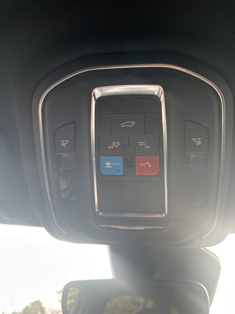 Used 2024 Jeep Grand Cherokee Altitude image 20