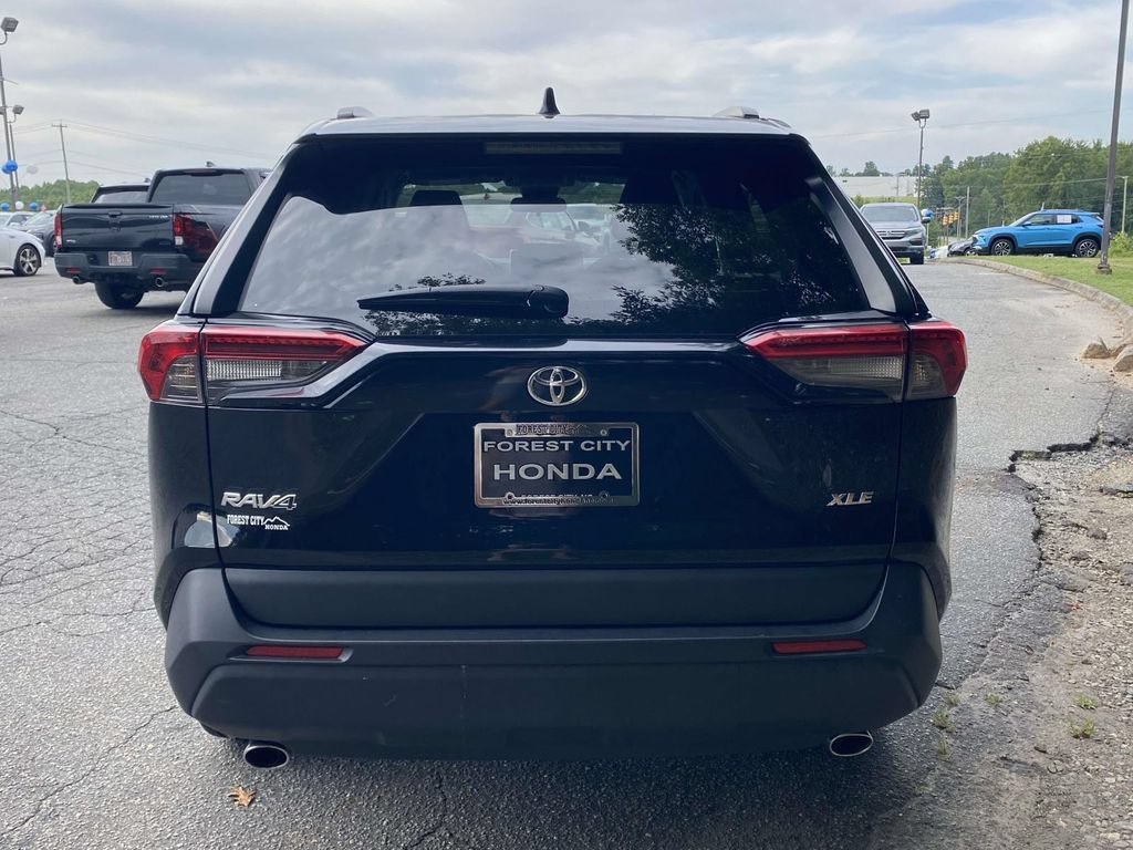 Used 2024 Toyota RAV4 XLE FWD image 4