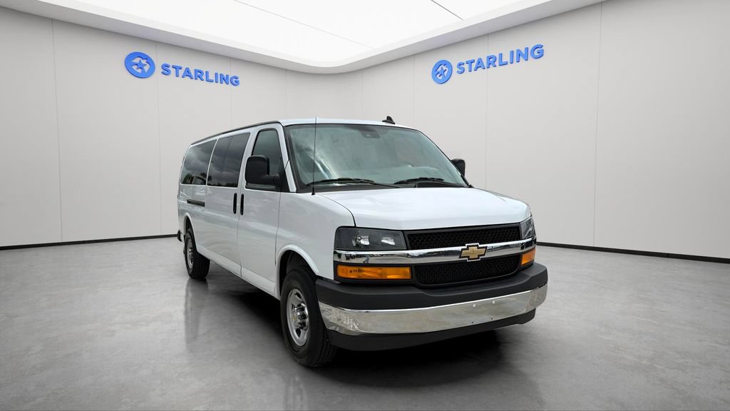 Certified 2025 Chevrolet Express 3500 LT w/ LT Preferred Equipment Group RWD image 14