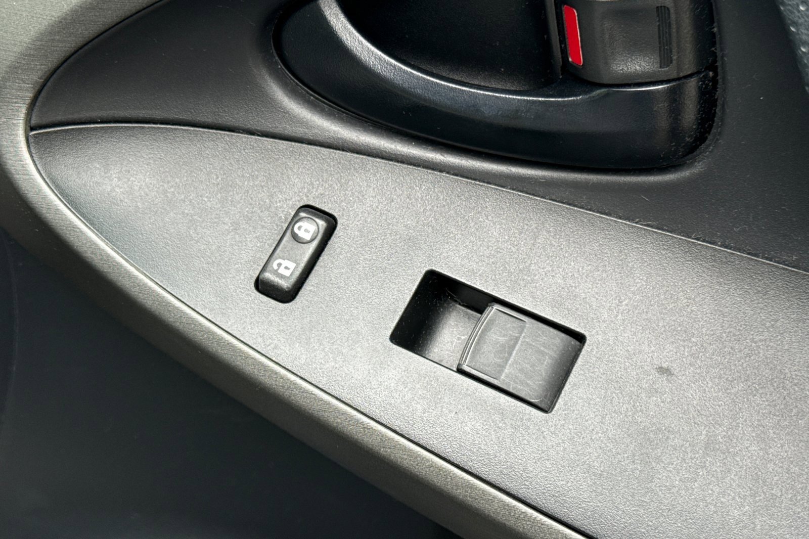 Used 2012 Toyota RAV4 4WD image 21