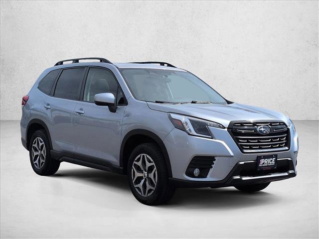 Used 2023 Subaru Forester Premium image 3