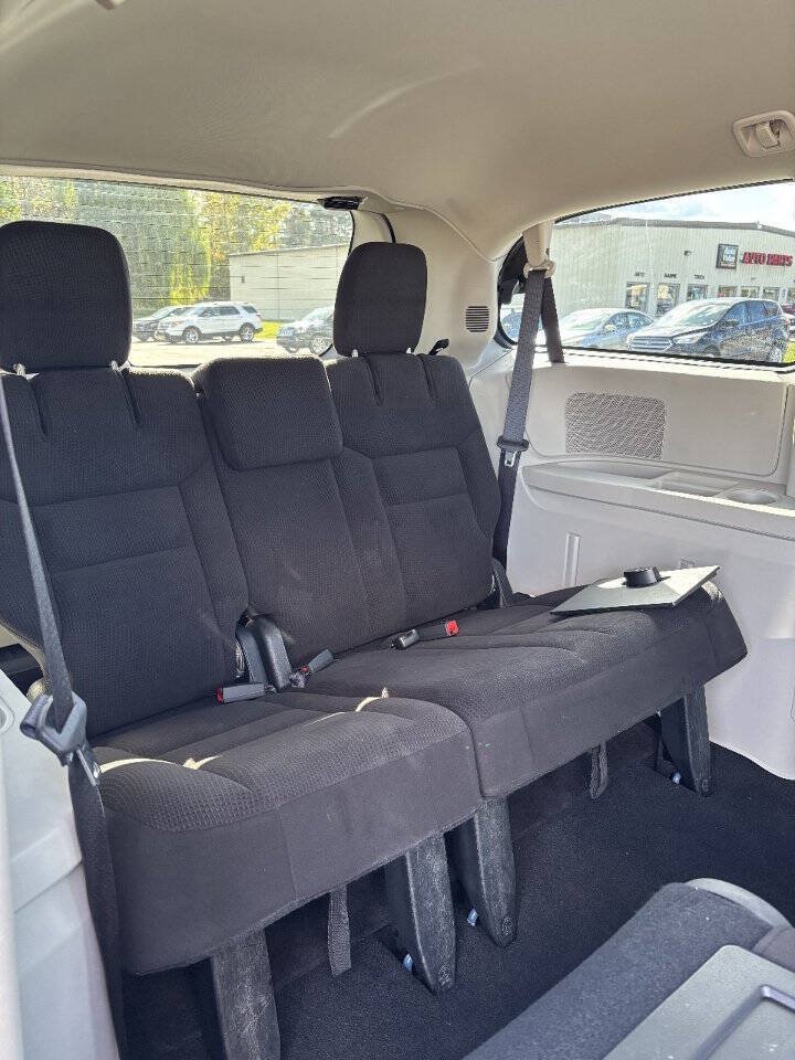 Used 2014 Dodge Grand Caravan SE w/ Quick Order Package 29E SE FWD image 9