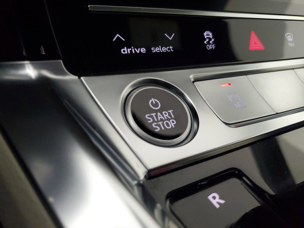 Used 2024 Audi Q8 e-tron Premium Plus w/ Premium Plus Package AWD/4WD image 32