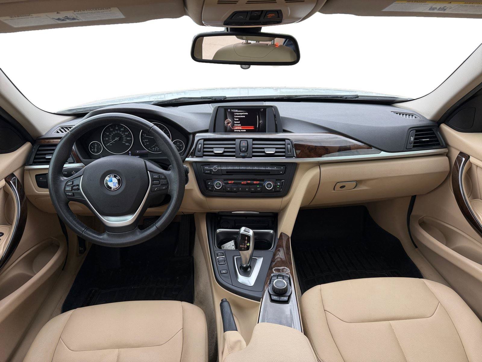 Used 2015 BMW 328i xDrive Sedan AWD/4WD image 17