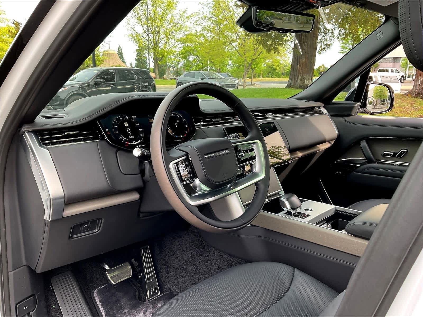 New 2026 Land Rover Range Rover SV AWD/4WD image 8