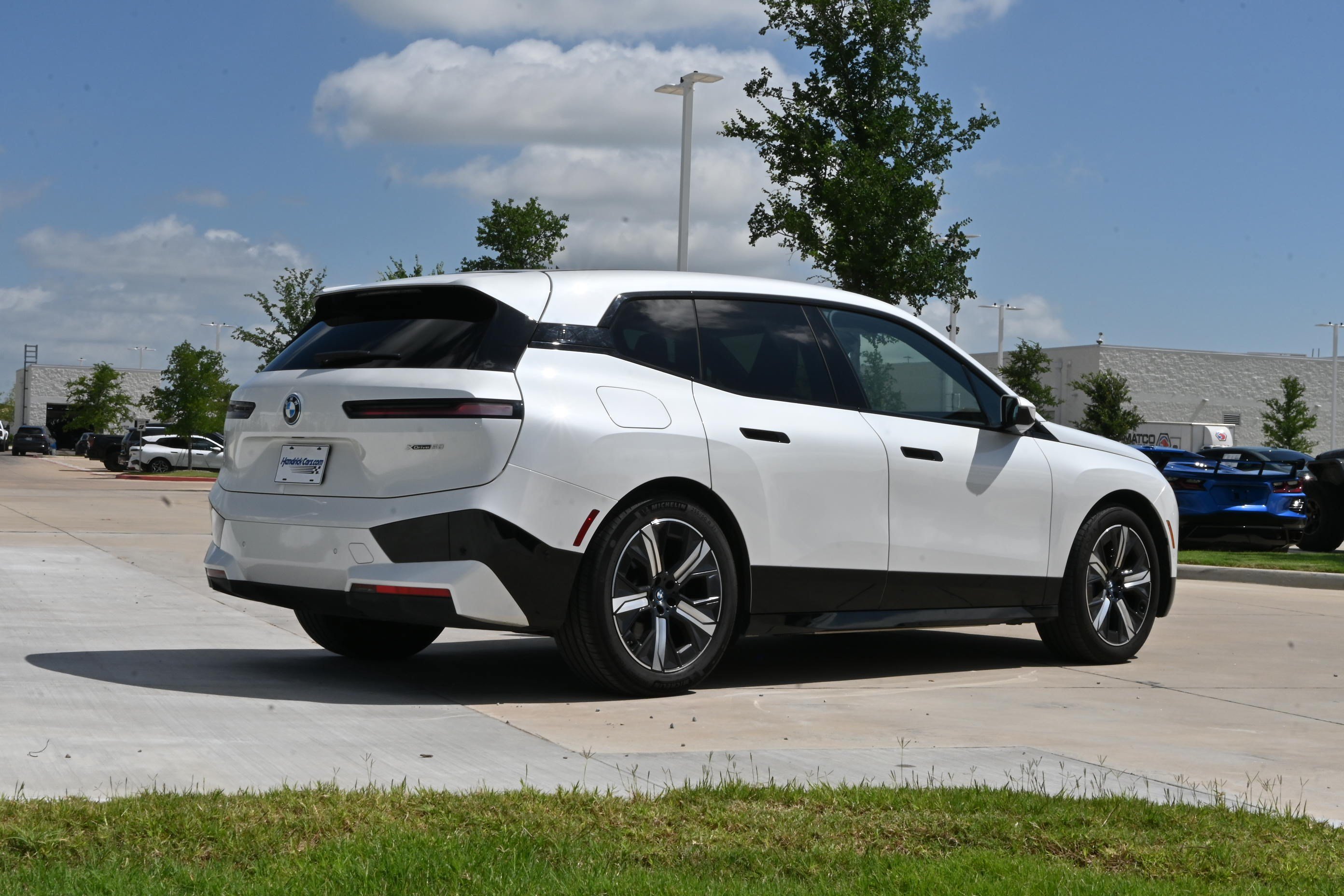 Certified 2023 BMW iX xDrive50 w/ Premium Package AWD/4WD image 9