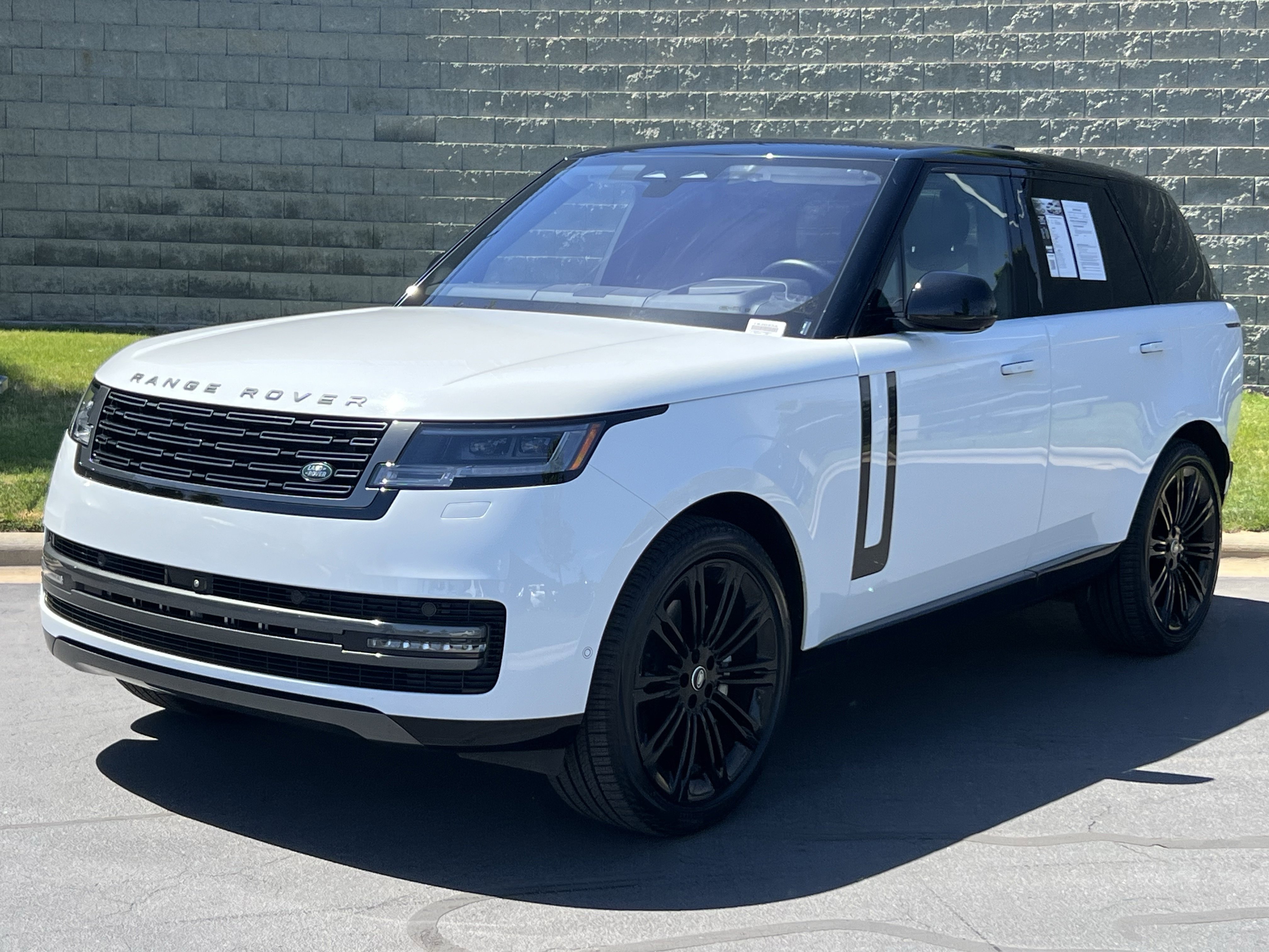 Certified 2022 Land Rover Range Rover SE AWD/4WD image 1