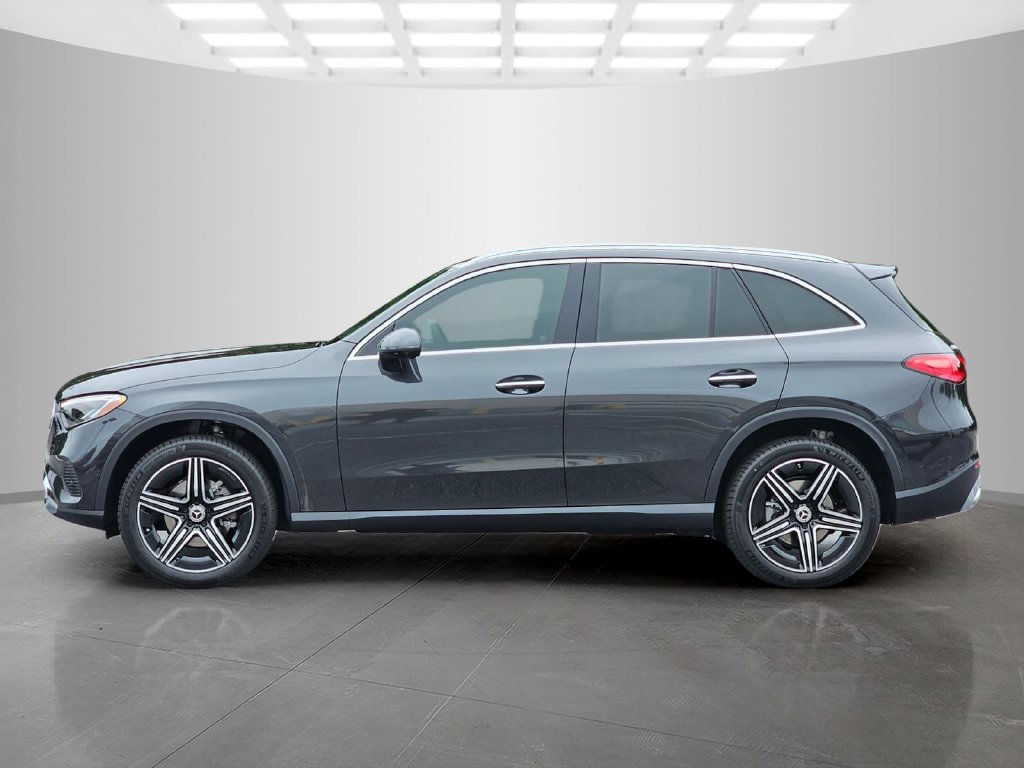 Used 2026 Mercedes-Benz GLC 300 image 3