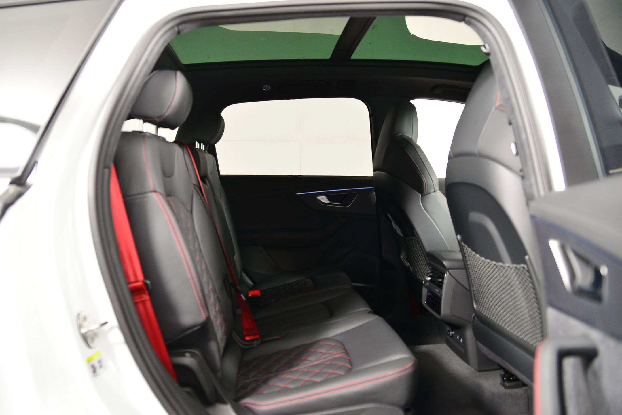 New 2026 Audi SQ7 Prestige AWD/4WD image 17