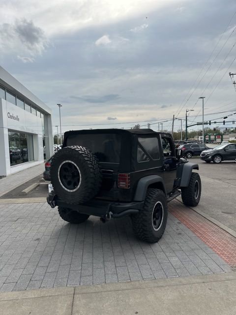 Used 2016 Jeep Wrangler Rubicon w/ Power Convenience Group image 9