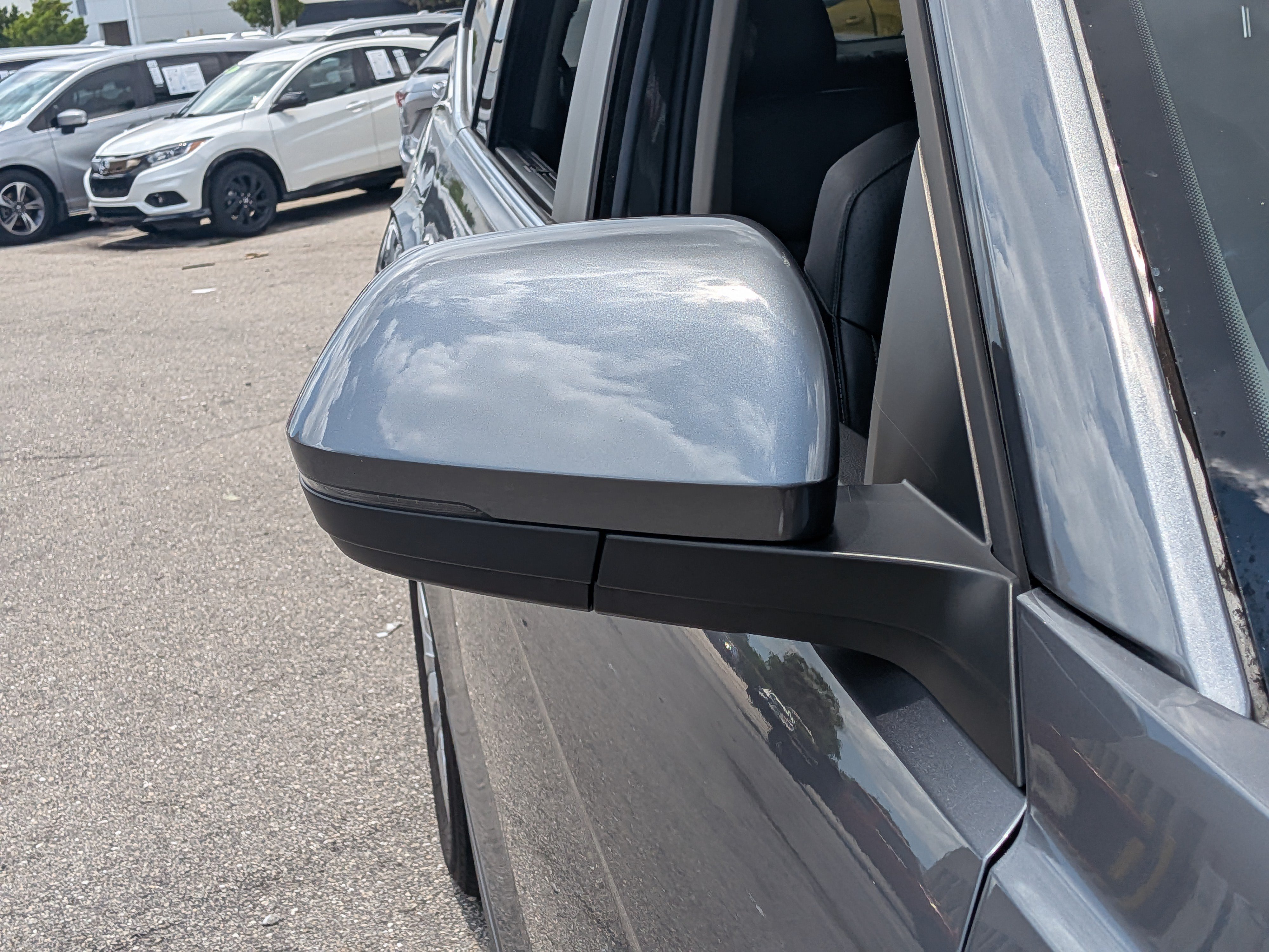 Used 2019 Volkswagen Atlas SE w/ Panoramic Sunroof Package FWD image 12