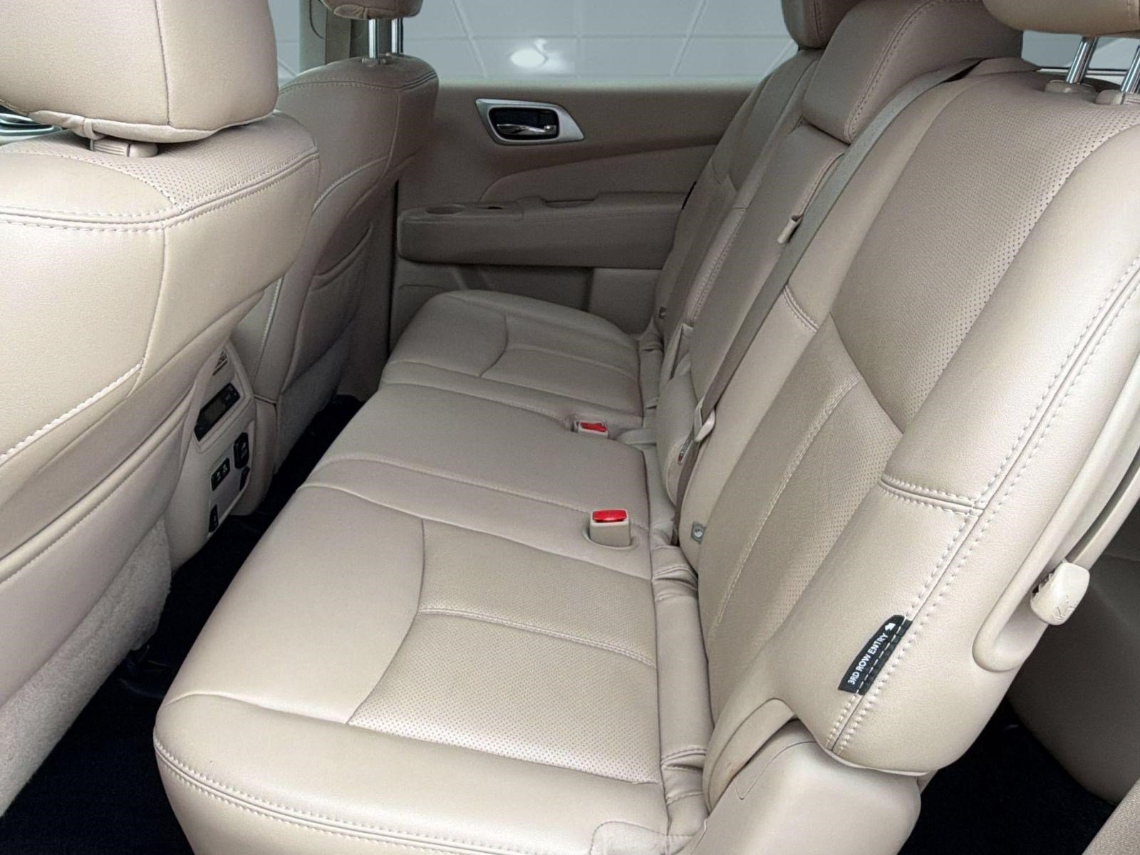 Used 2019 Nissan Pathfinder Platinum w/ Cargo Package FWD image 22