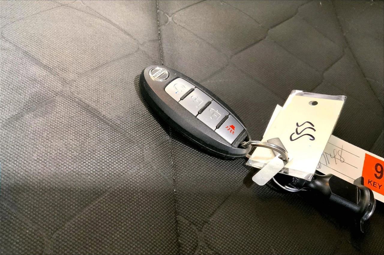 Used 2018 Nissan Kicks SV FWD image 19
