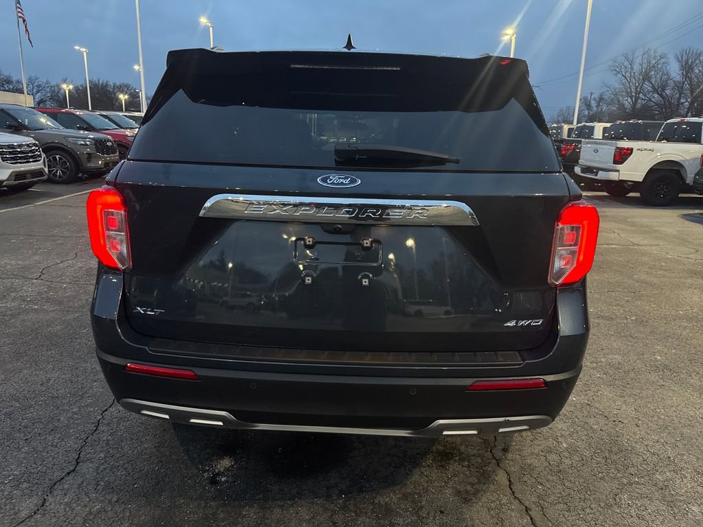 Used 2023 Ford Explorer XLT w/ Equipment Group 202A image 8