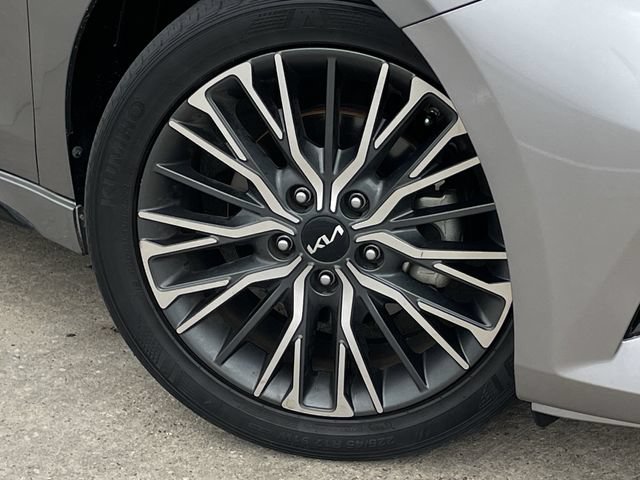 Used 2023 Kia Forte GT-Line w/ GT-Line Premium Package FWD image 9