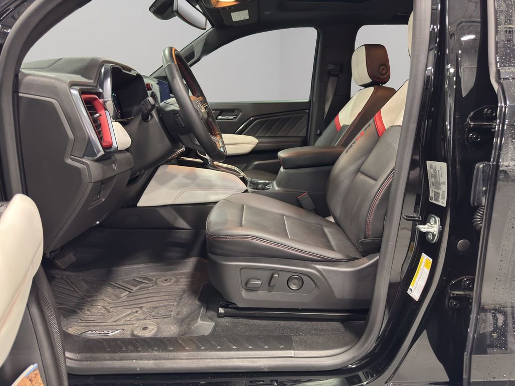 Used 2024 GMC Canyon AT4X image 4