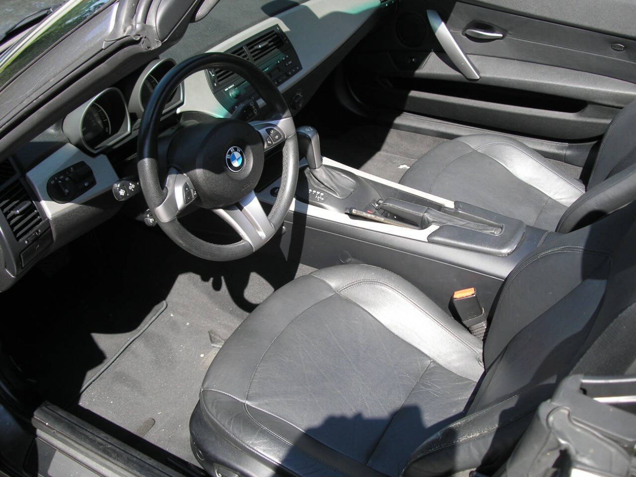 Used 2005 BMW Z4 3.0i RWD image 10
