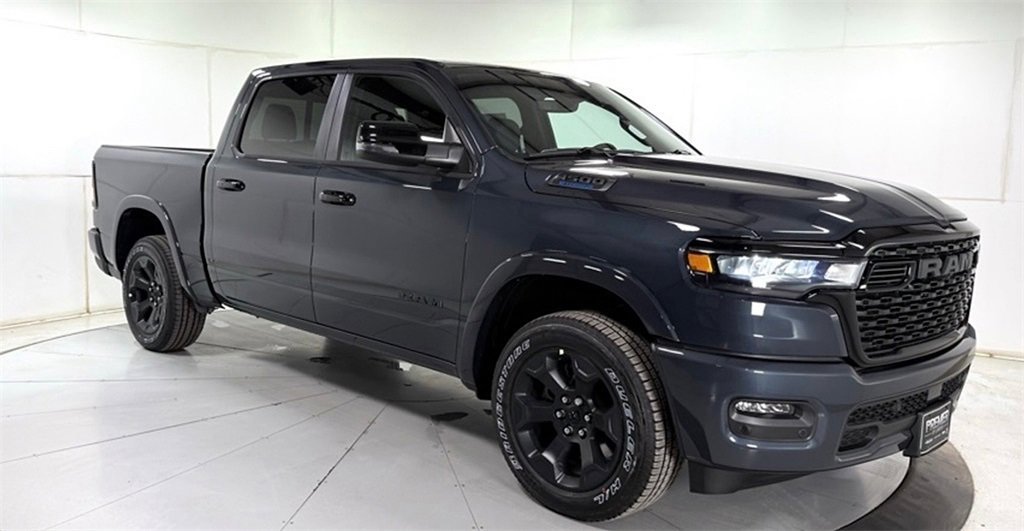 New 2025 RAM 1500 4x4 Crew Cab