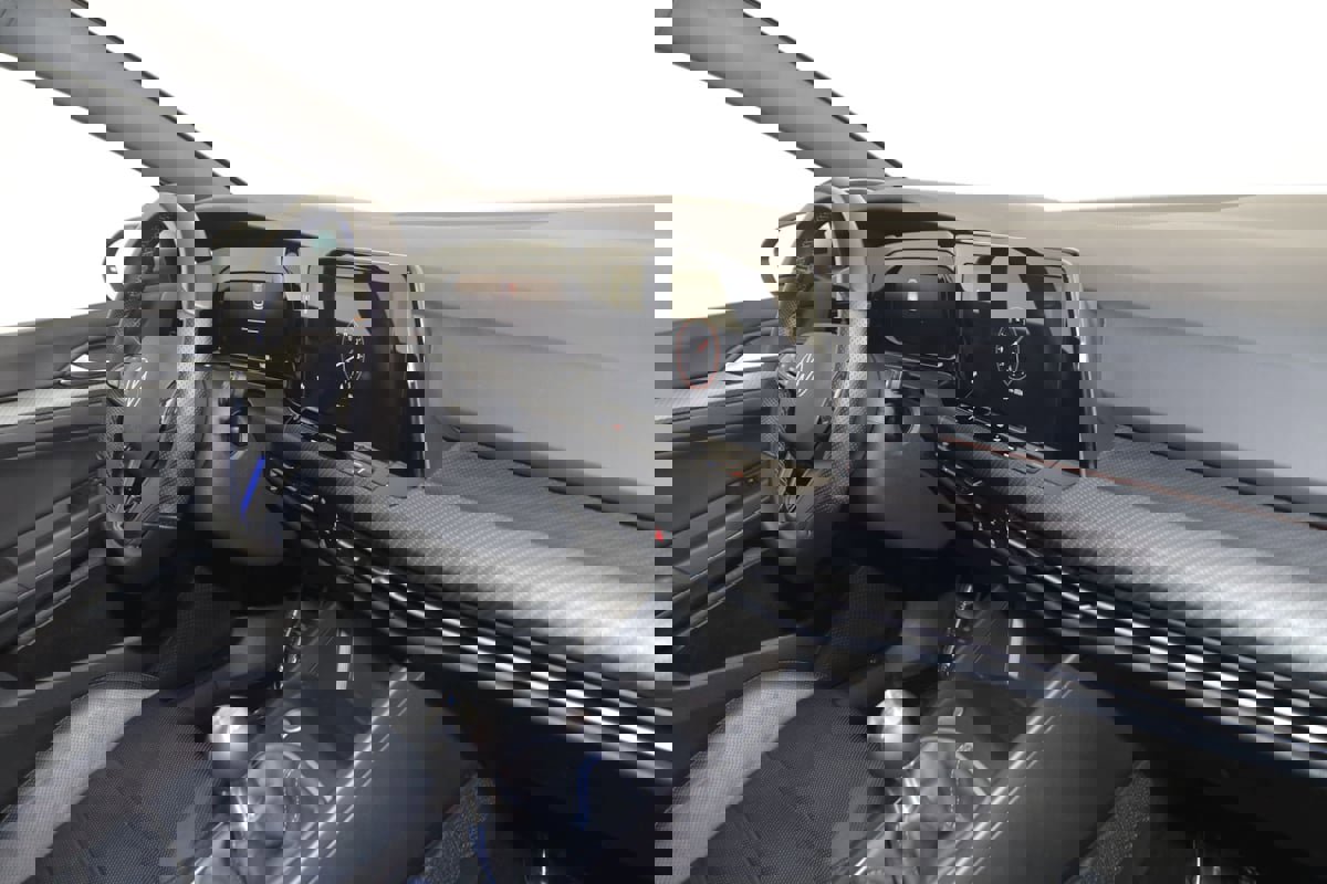 Used 2024 Volkswagen Golf R image 46