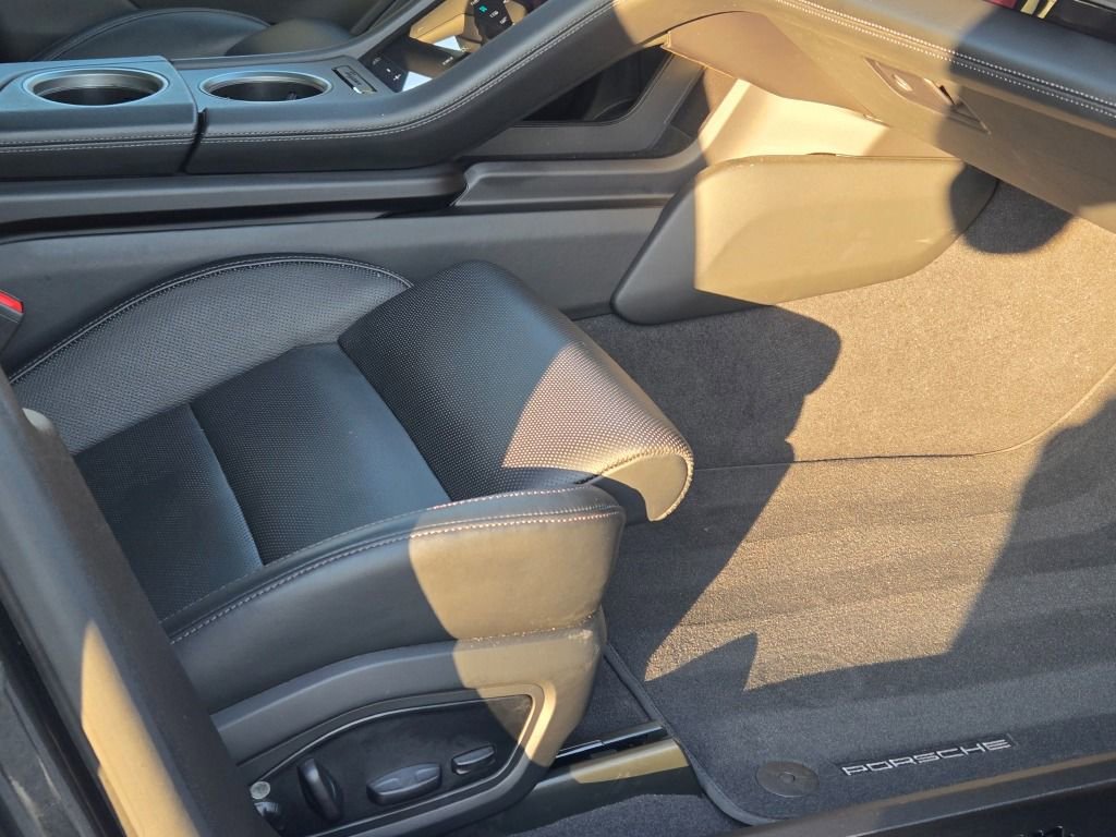 Certified 2025 Porsche Taycan image 32