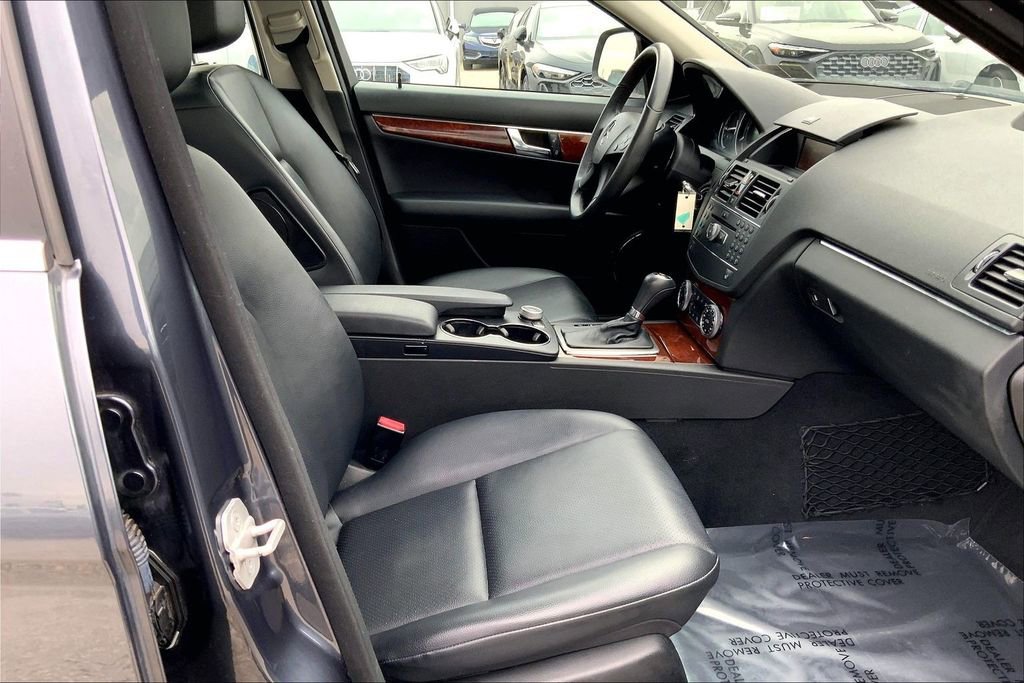 Used 2008 Mercedes-Benz C 300 Sedan image 9