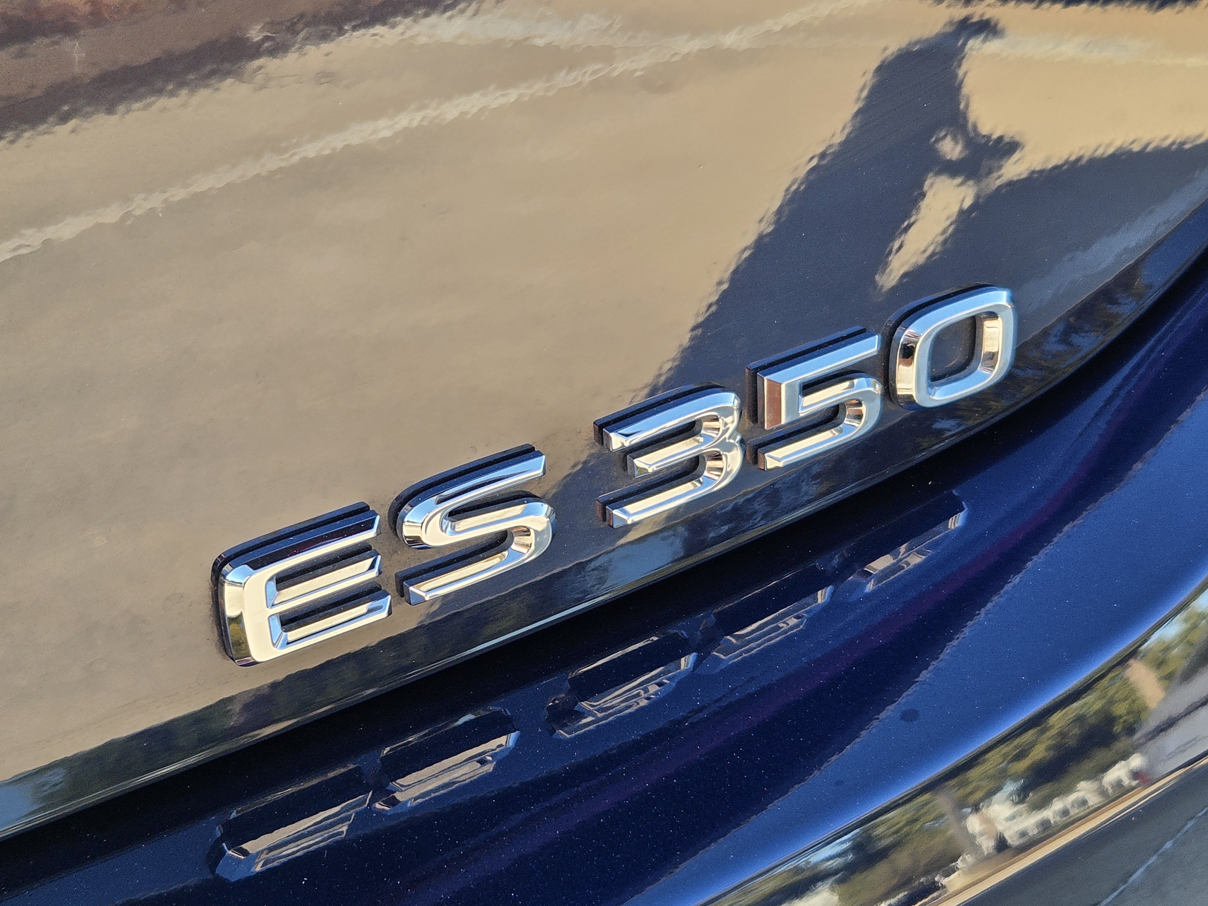 Used 2025 Lexus ES 350 w/ Premium Package FWD image 10